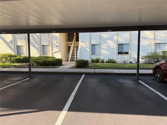 $1,640 | 208 Palmetto Court, Unit 208, Oldsmar, FL 34677