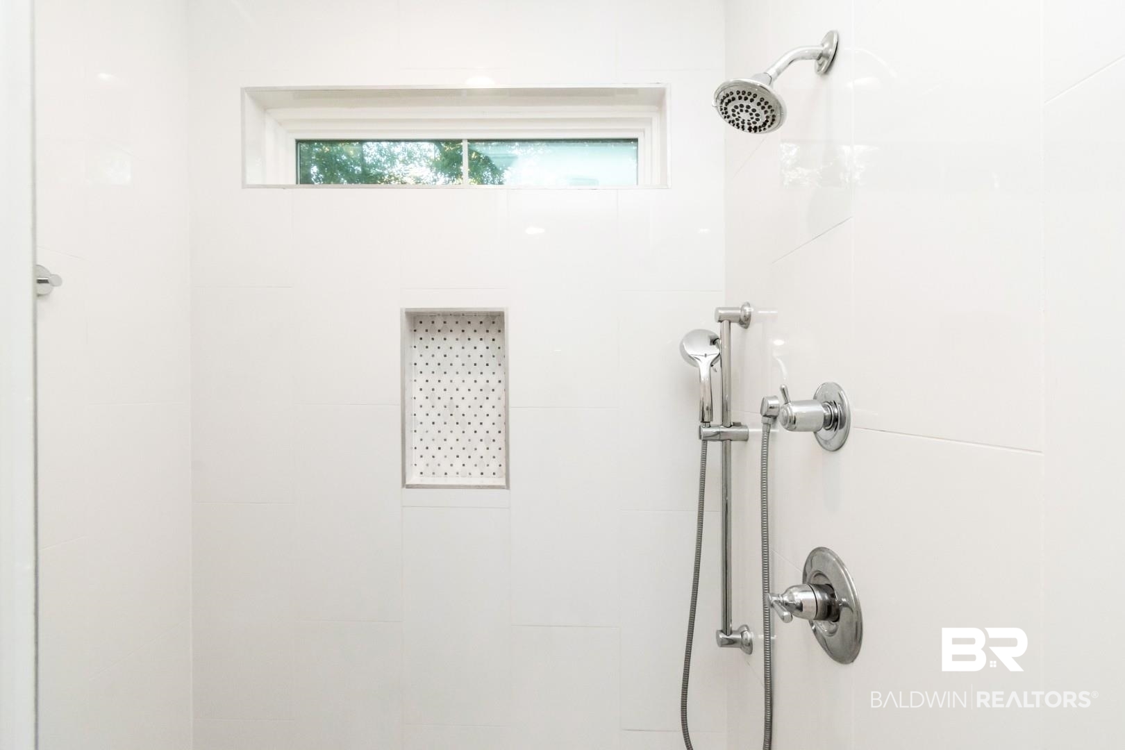 4404 Stein Street Mobile, AL 36608 - Photo 28 of 50 Bathroom featuring tiled shower