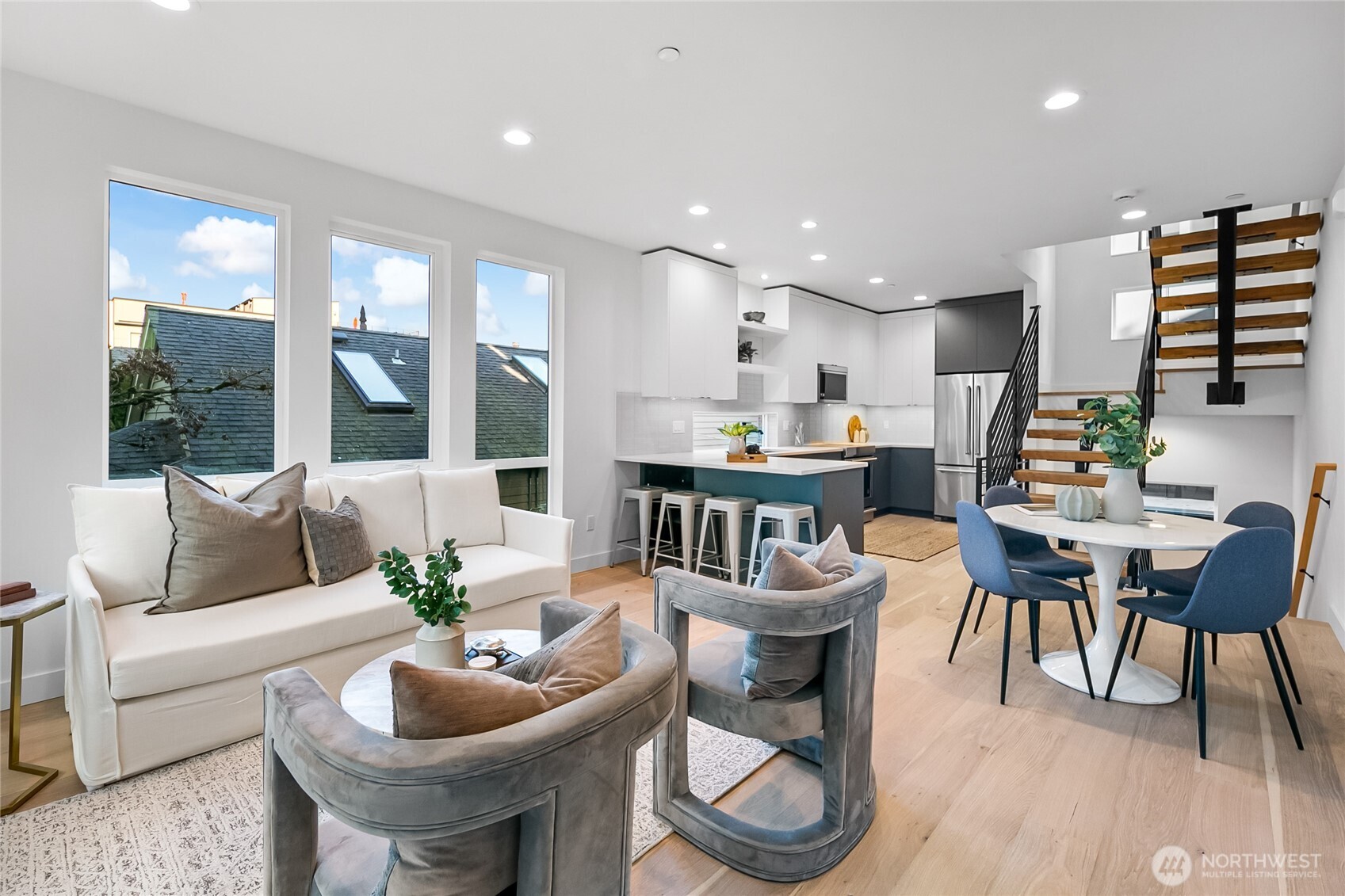 2009 B Dexter Ave North  