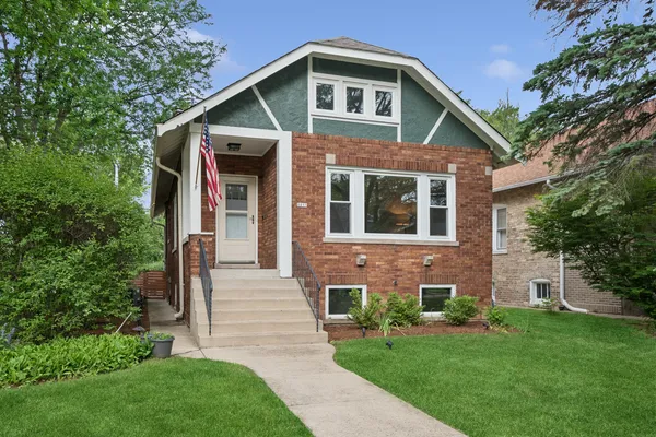 $598,000 | 2100 Forestview Road, Evanston, IL 60201