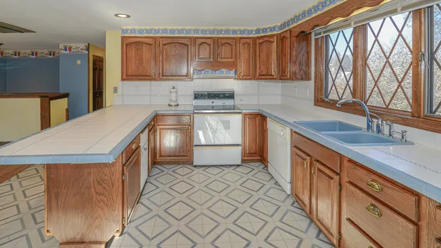 $409,000 | 10 Arlington Avenue, Westbrook, ME 04092