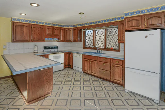 $409,000 | 10 Arlington Avenue, Westbrook, ME 04092