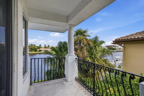 $5,995,000 | 5600 Coastal Drive, Boca Raton, FL 33487