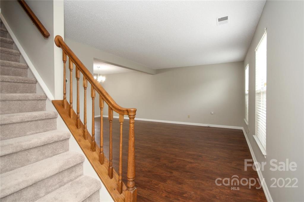 9229 Oren Thompson Road Charlotte, NC 28213 - Photo 2 of 18