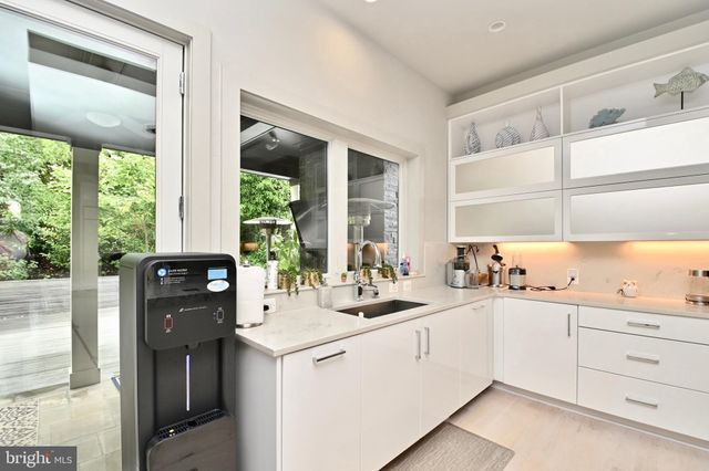 $3,195,000 | 3206 North George Mason Drive, Arlington, VA 22207