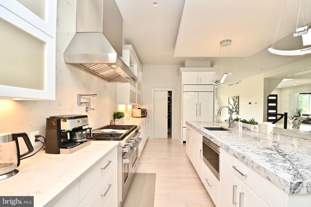 $3,195,000 | 3206 North George Mason Drive, Arlington, VA 22207