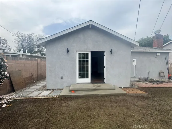 $1,900 | 1900 North Bellflower Boulevard, Long Beach, CA 90815