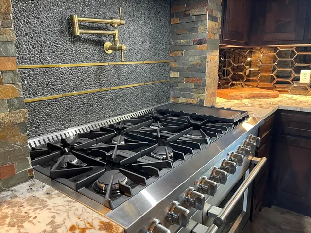 $950,000 | 218 Farm To Market 80, Teague, TX 75860