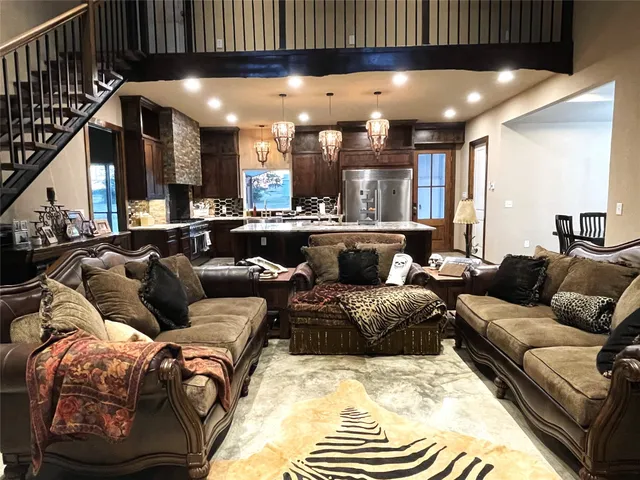 $950,000 | 218 Farm To Market 80, Teague, TX 75860