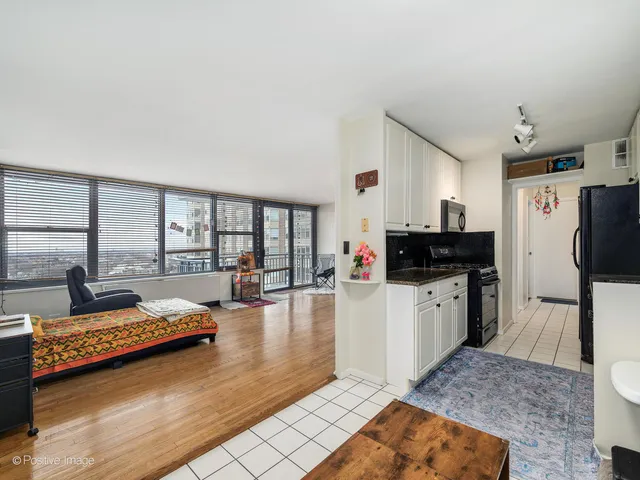 $219,900 | 3430 North Lake Shore Drive, Unit 15M, Chicago, IL 60657