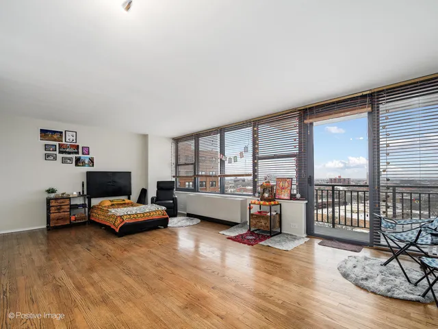 $219,900 | 3430 North Lake Shore Drive, Unit 15M, Chicago, IL 60657