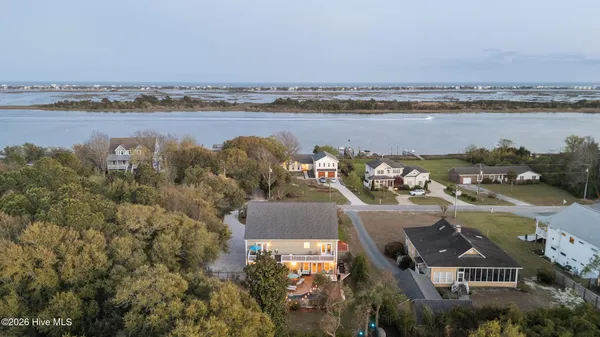 $1,240,000 | 214 Pelican Walk, Hampstead, NC 28443