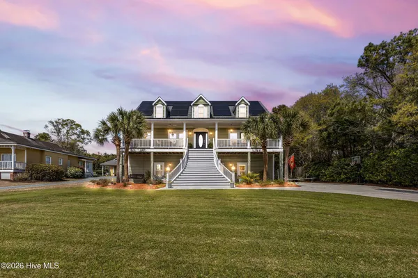 $1,240,000 | 214 Pelican Walk, Hampstead, NC 28443