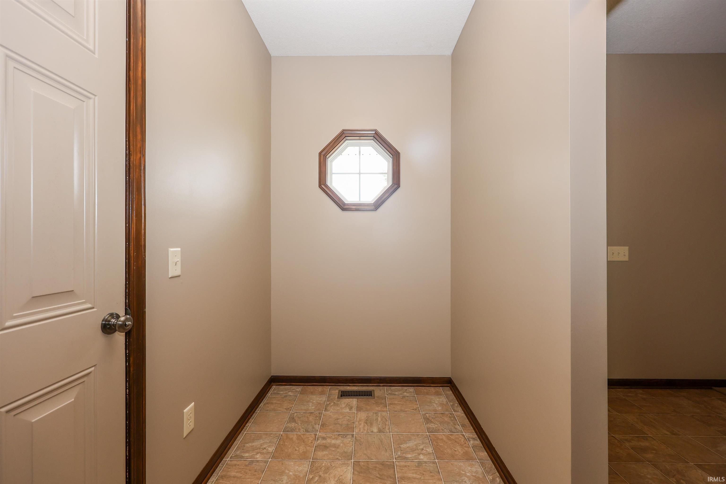11919 Edgerton Road New Haven, IN 46774 - Photo 20 of 41