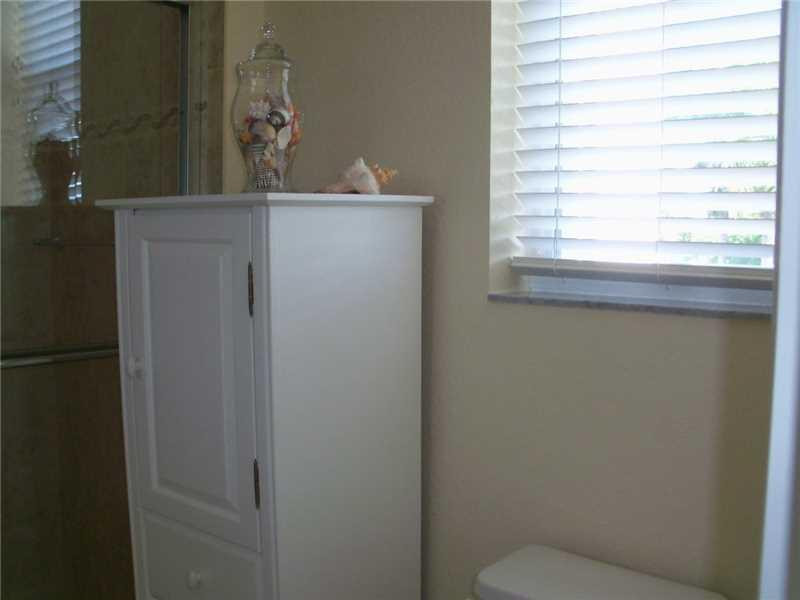 75 Gulfstream Road, Unit 202B Dania Beach, FL 33004 - Photo 15 of 29 Bath/Spa Master