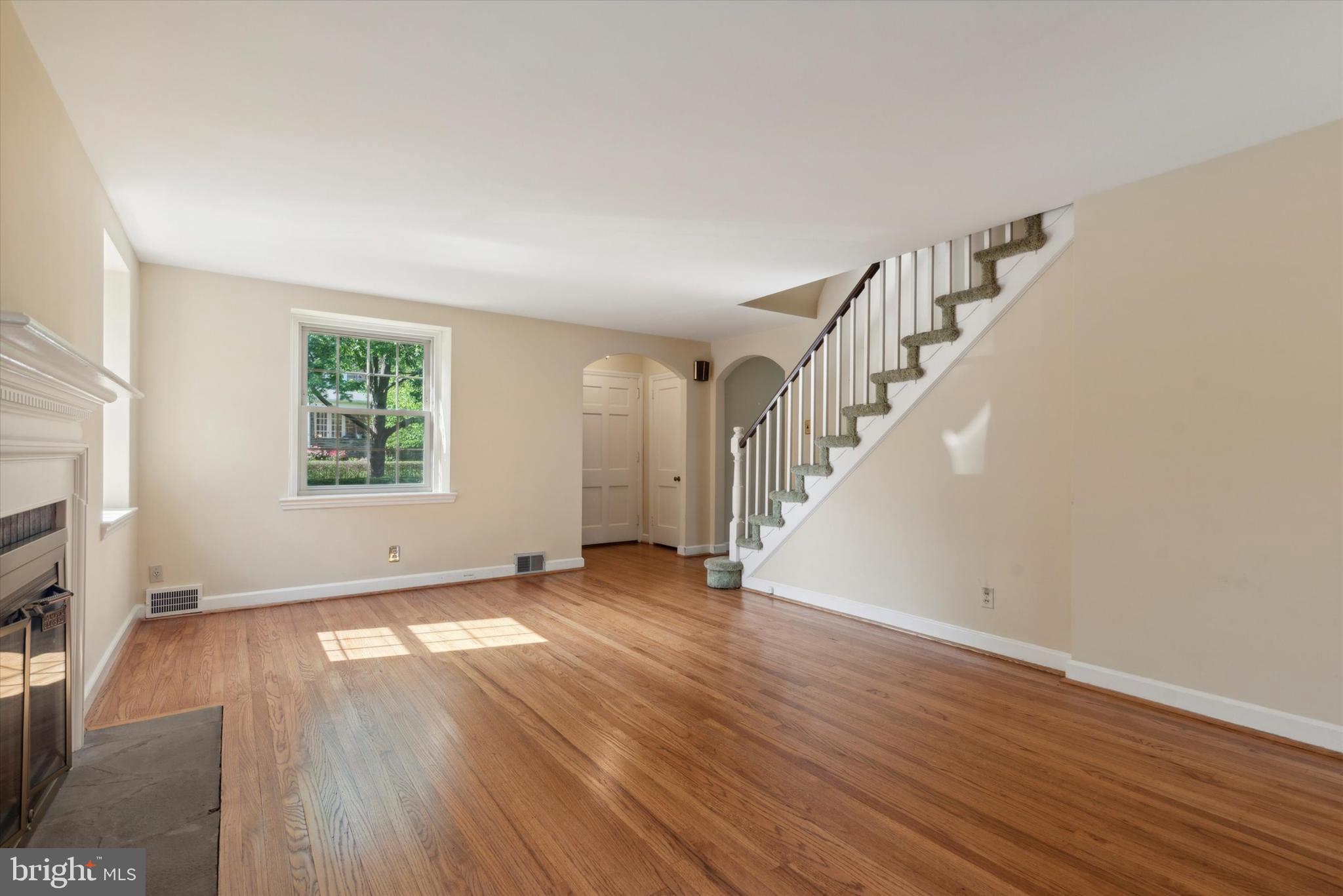 129 Sutton Road Ardmore, PA 19003 - Photo 7 of 26 Living Room