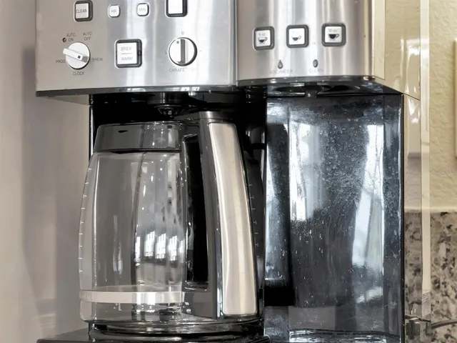 $3,000 | 7840 34th Avenue West, Unit 202, Bradenton, FL 34209