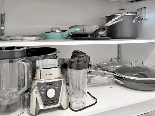 $3,000 | 7840 34th Avenue West, Unit 202, Bradenton, FL 34209