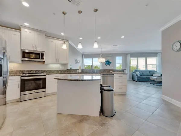 $3,000 | 7840 34th Avenue West, Unit 202, Bradenton, FL 34209