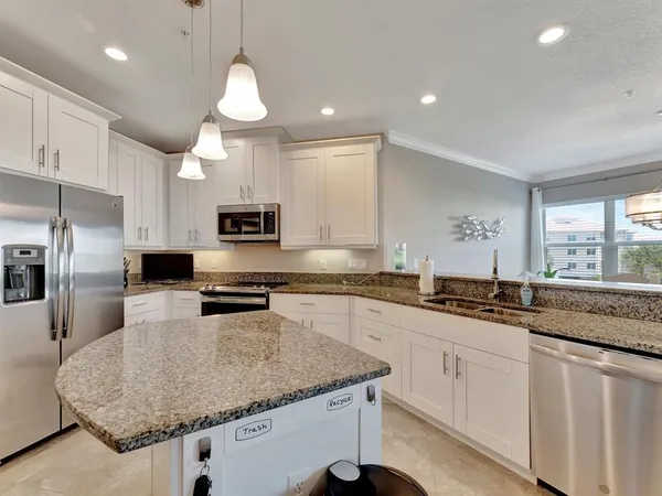 $3,000 | 7840 34th Avenue West, Unit 202, Bradenton, FL 34209