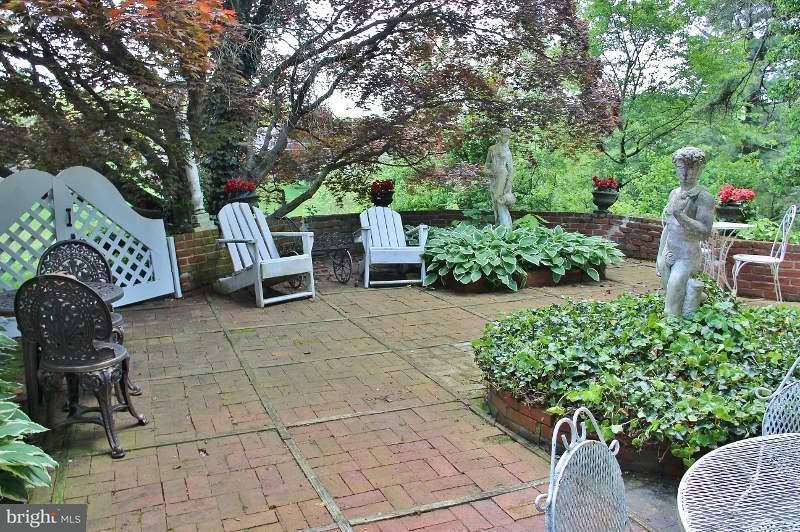 638 Valley Road York, PA 17403 - Photo 13 of 27 Gallery Image 13