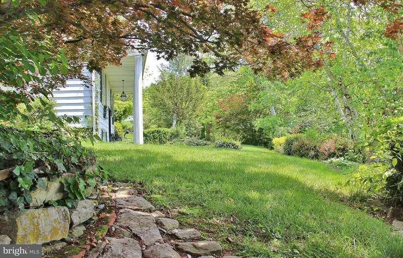 638 Valley Road York, PA 17403 - Photo 10 of 27 Gallery Image 10