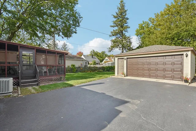 $319,900 | 6666 Ravinia Drive, Tinley Park, IL 60477
