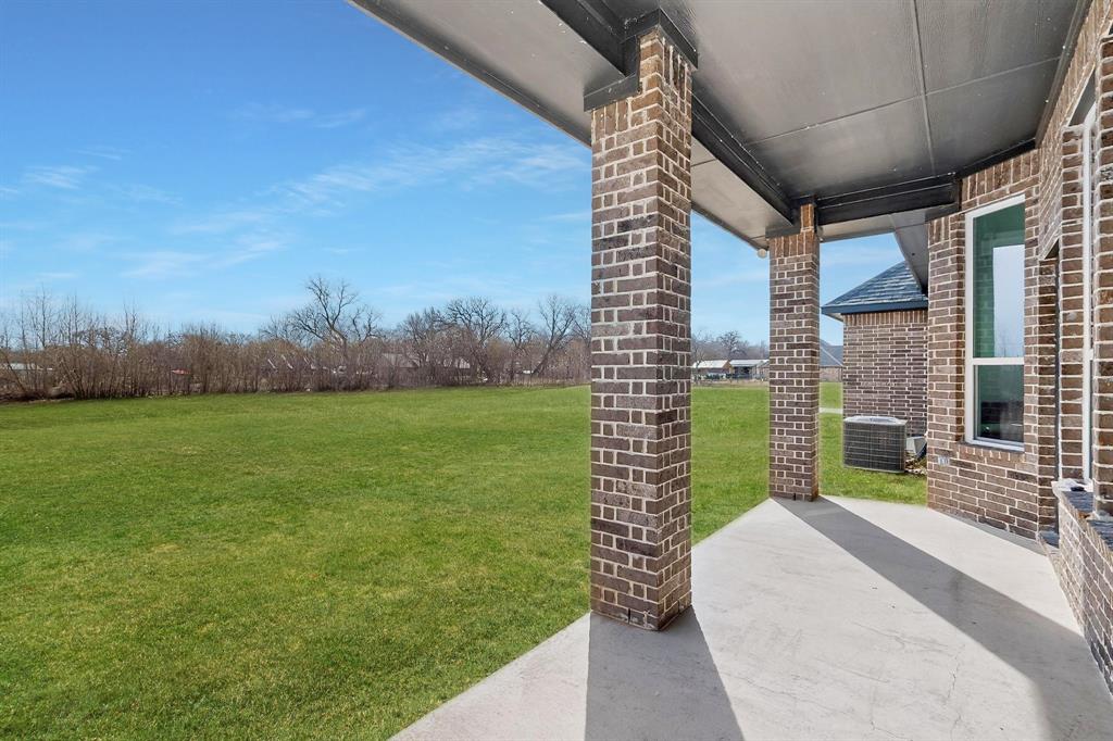 129 Altom Road Springtown, TX 76082 - Photo 38 of 40 a view of outdoor space and yard