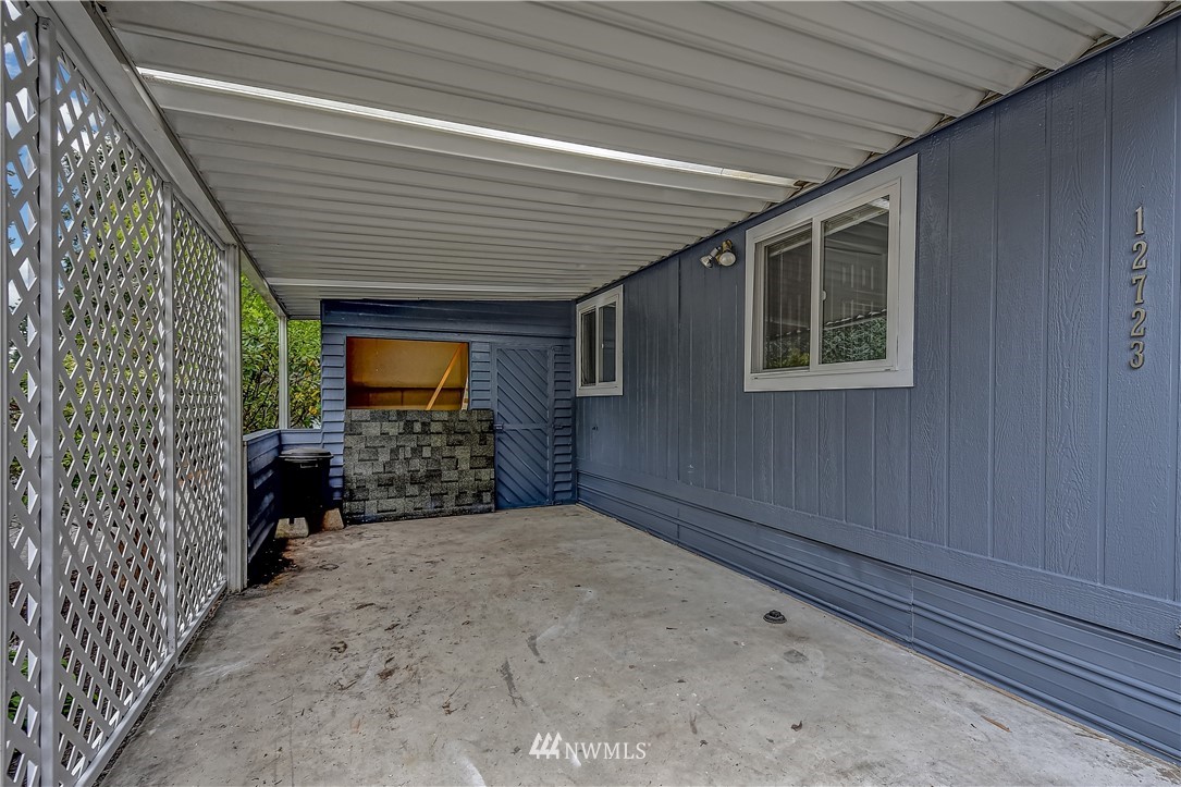 12723 Northeast 199th Street Bothell, WA 98011 - Photo 33 of 34