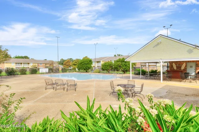 $120,000 | 200 Lodge Drive, Unit 410, Lafayette, LA 70506