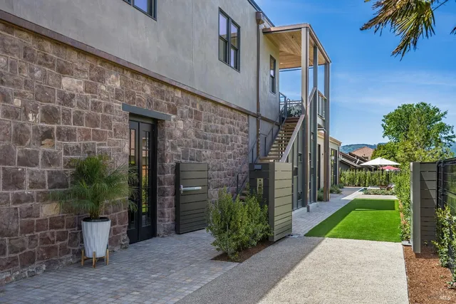 $5,500,000 | 301 1st Street West, Sonoma, CA 95476