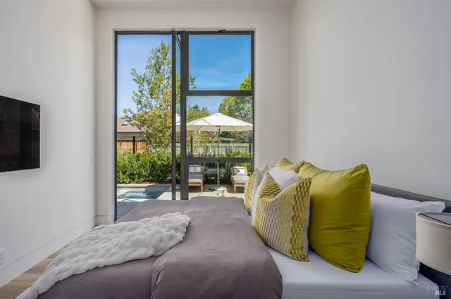 $5,500,000 | 301 1st Street West, Sonoma, CA 95476