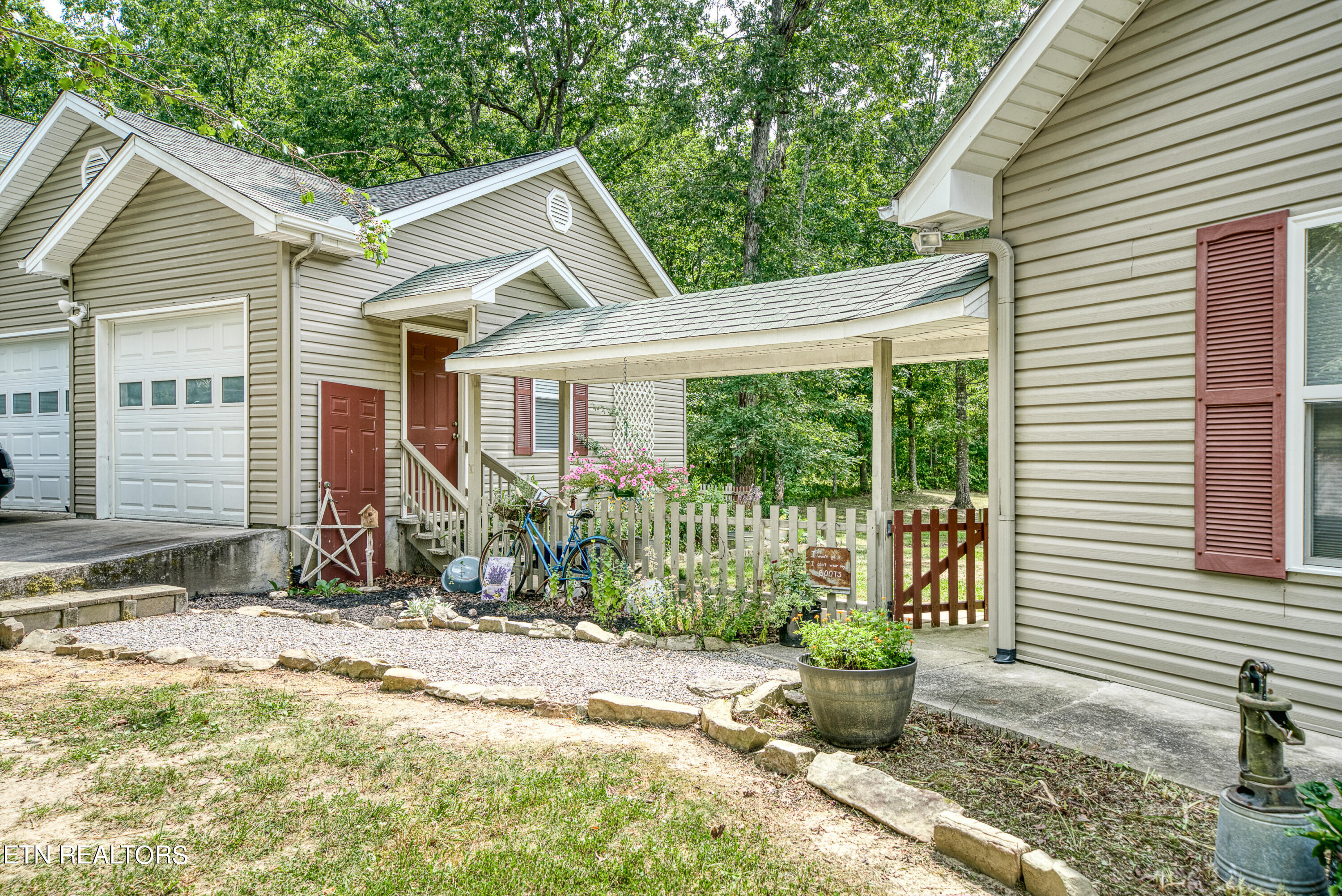 200 Pond Road Monterey, TN 38574 - Photo 15 of 37 F094AA76-5E73-4049-AB43-C71C7EB12423
