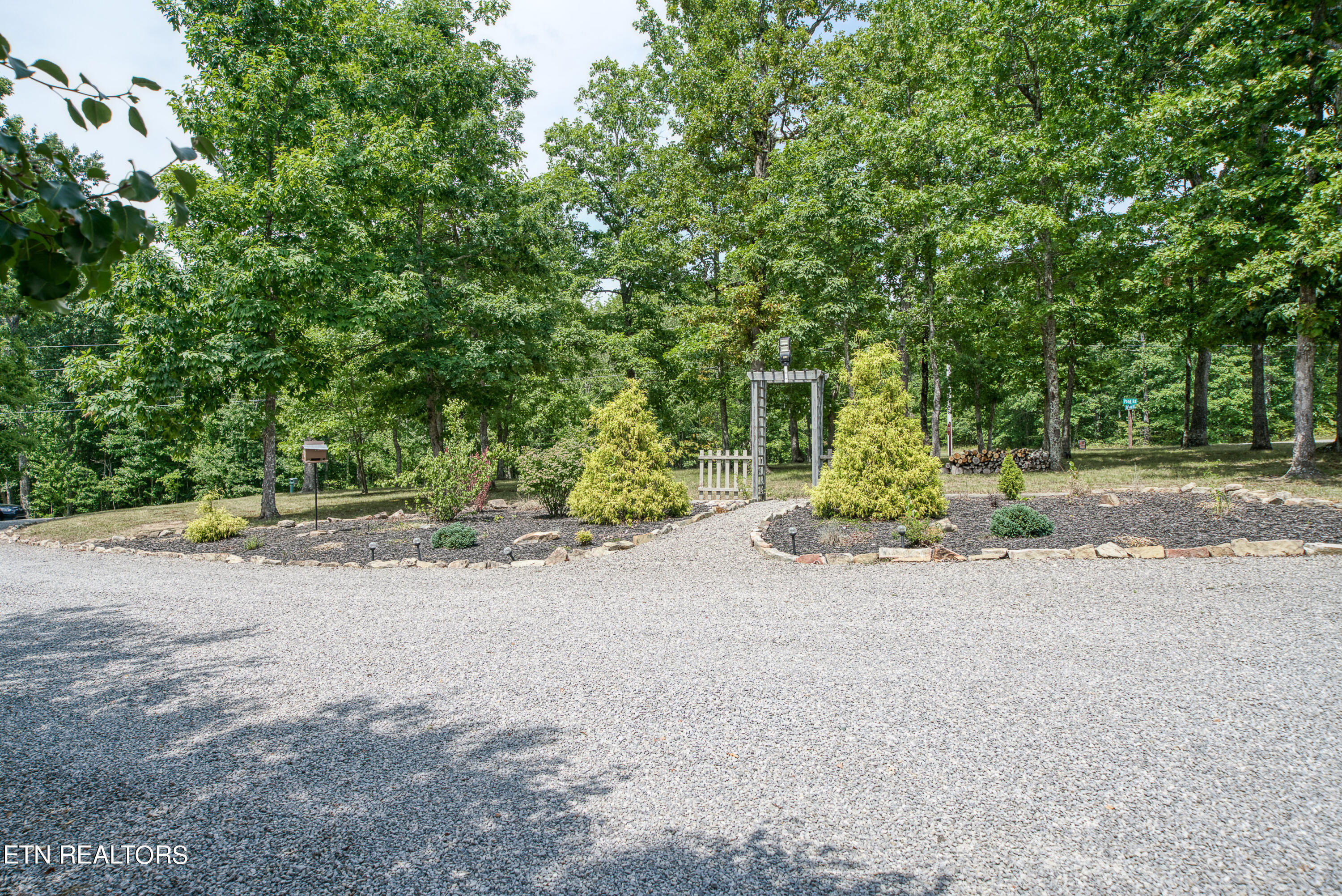 200 Pond Road Monterey, TN 38574 - Photo 9 of 37 75882E51-9C77-4083-8876-79E38B791593
