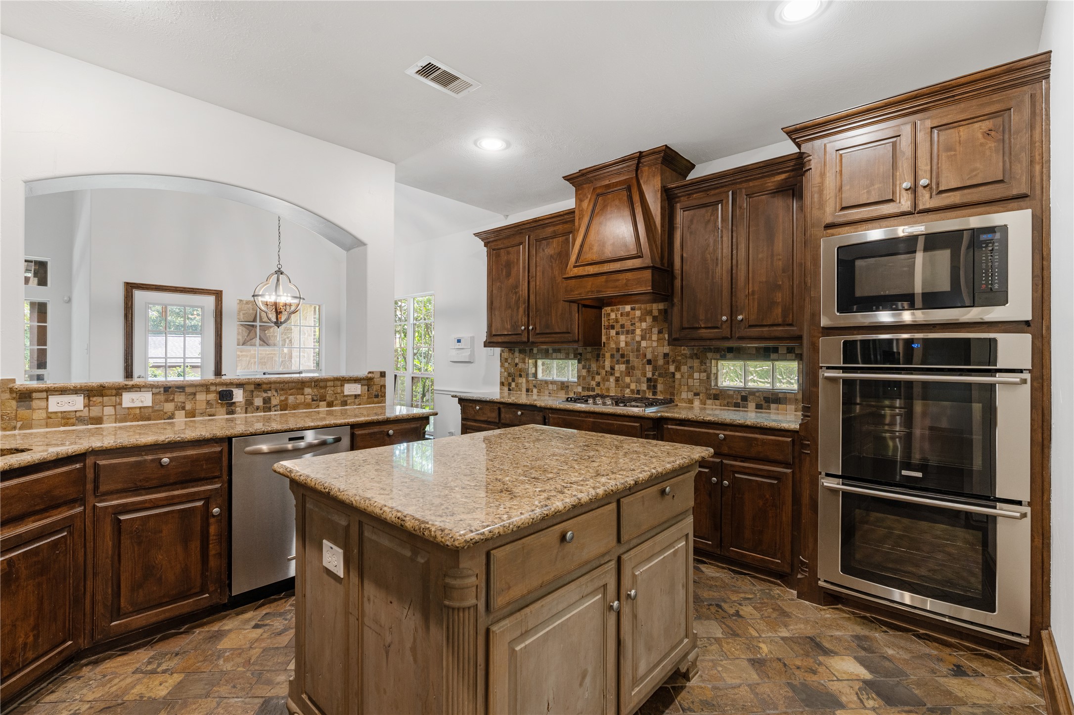 2115 Graystone Ridge Drive Conroe, TX 77304 - Photo 17 of 47