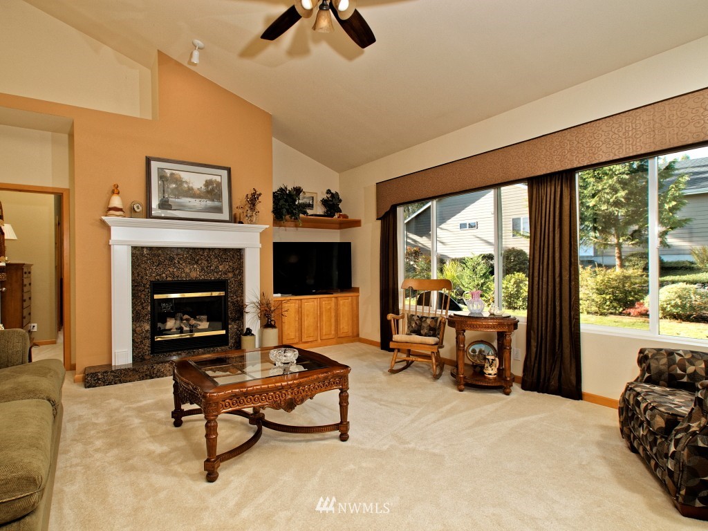 20 East Soderberg Road Allyn, WA 98524 - Photo 3 of 25 Gallery Image 3