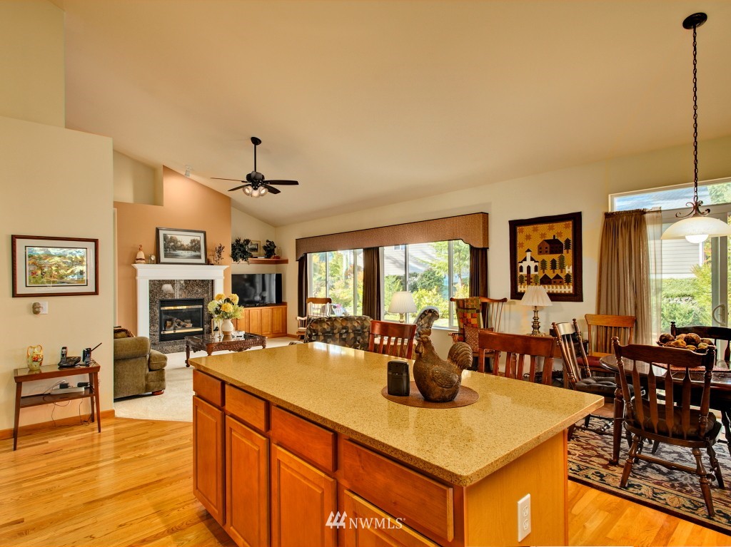 20 East Soderberg Road Allyn, WA 98524 - Photo 4 of 25 Gallery Image 4