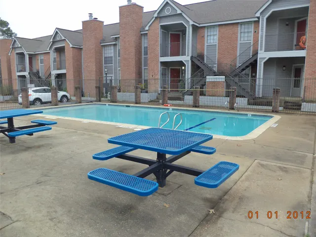 $139,000 | 2402 Sycamore Avenue, Unit B2, Huntsville, TX 77340