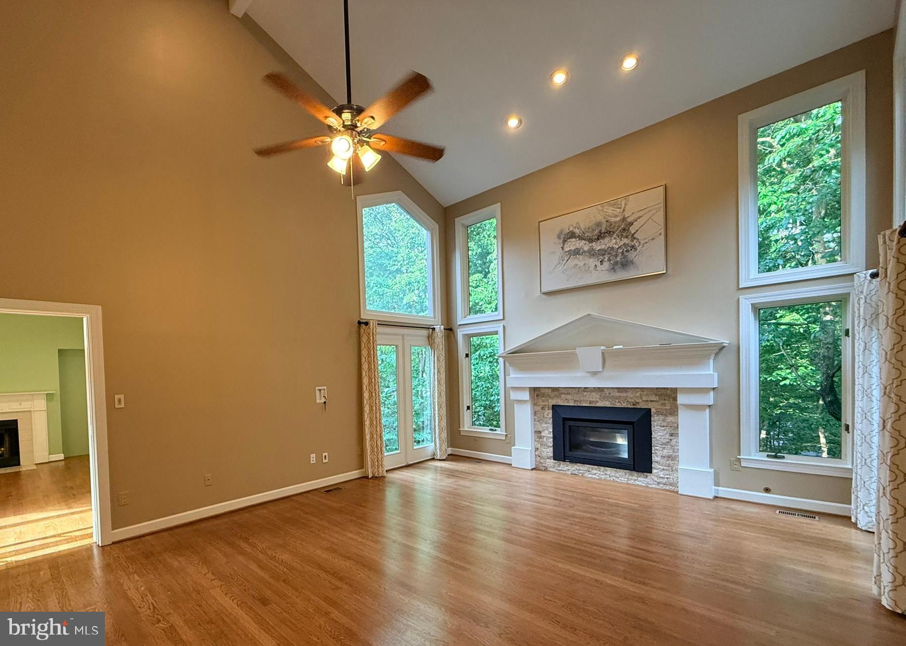 1307 Stamford Way Reston, VA 20194 - Photo 7 of 31 Gallery Image 7