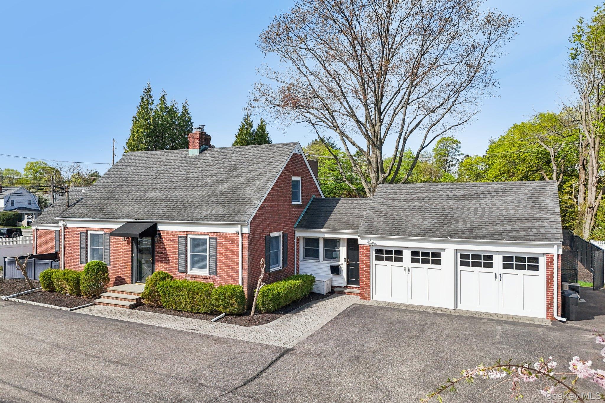 1 Huntington Bay Road Huntington, NY 11743 - Photo 3 of 49