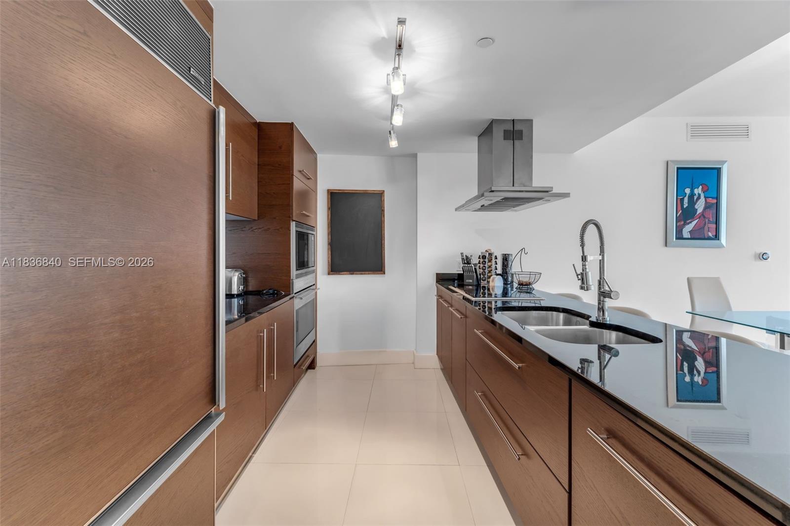 495 Brickell Avenue, Unit 1022 Miami, FL 33131 - Photo 4 of 31