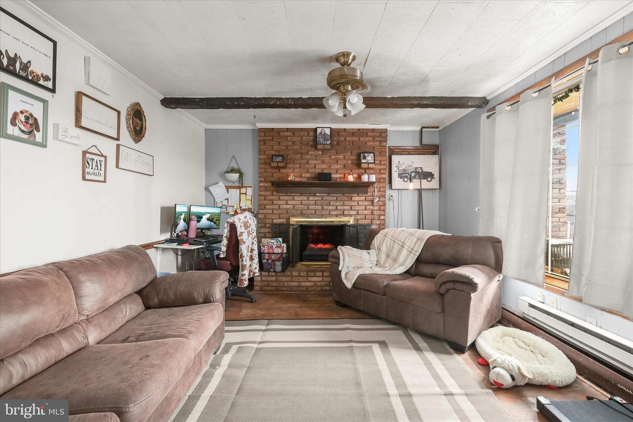 212 Terrace Street Hancock, MD 21750 - Photo 11 of 67 Unit 212 Living Room