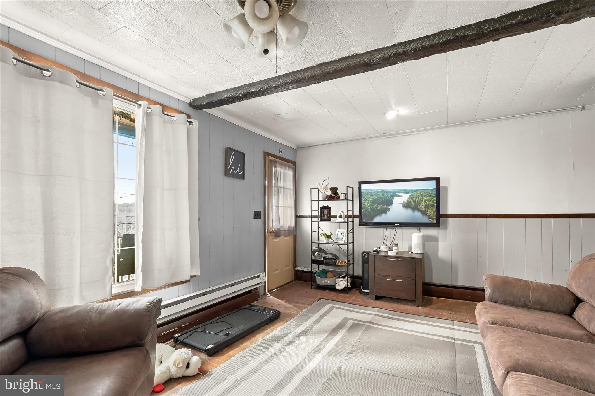 212 Terrace Street Hancock, MD 21750 - Photo 13 of 67 Unit 212 Living Room