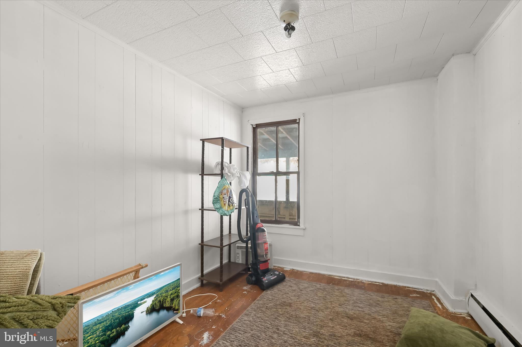 212 Terrace Street Hancock, MD 21750 - Photo 27 of 67 Unit 210 Bedroom 3