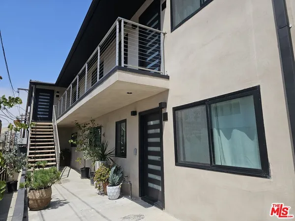 $3,495,000 | 17 Sunset Avenue, Venice, CA 90291