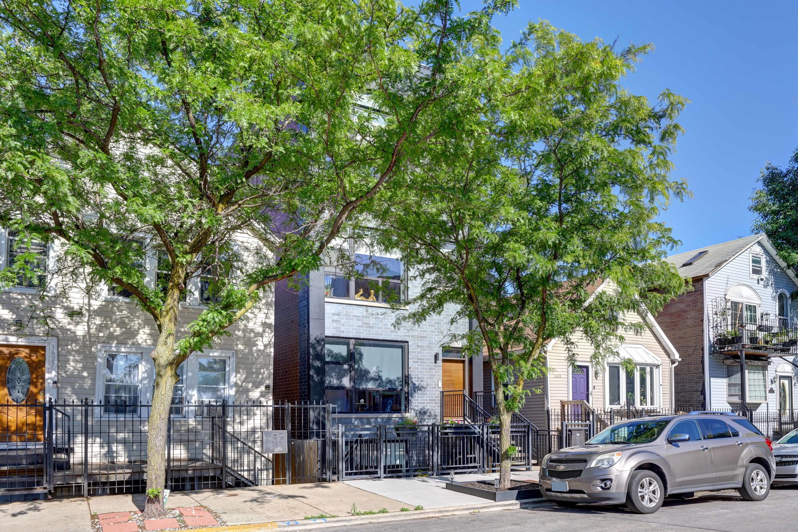 1631 South Carpenter Street, Unit 1 Chicago, IL 60608 - Photo 3 of 34