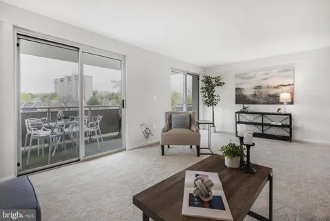 $330,000 | 7501 Democracy Boulevard, Unit B339, Bethesda, MD 20817