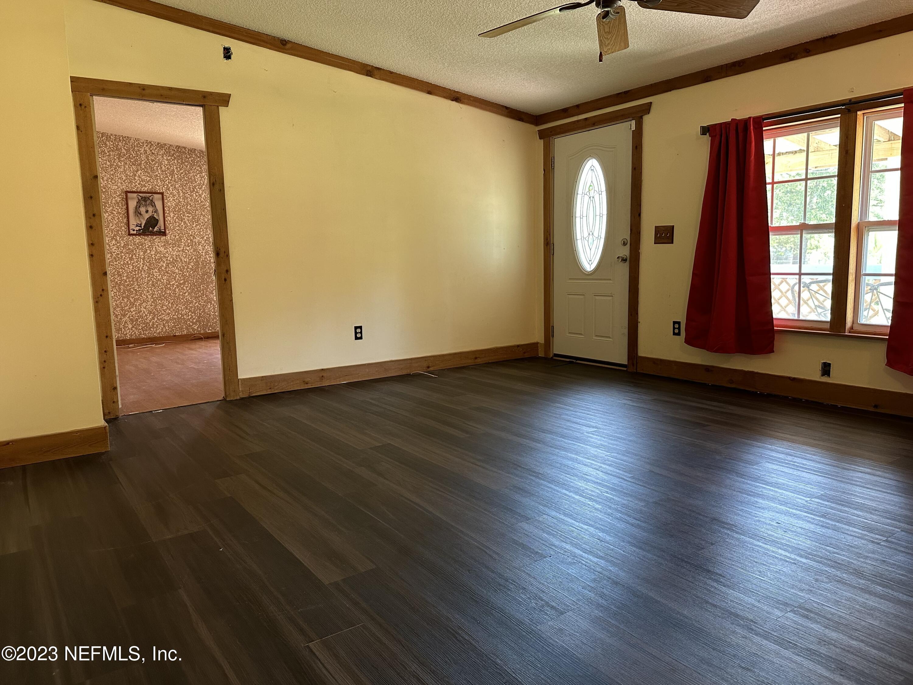 85713 Kirkland Road Yulee, FL 32097 - Photo 11 of 23 Living Room
