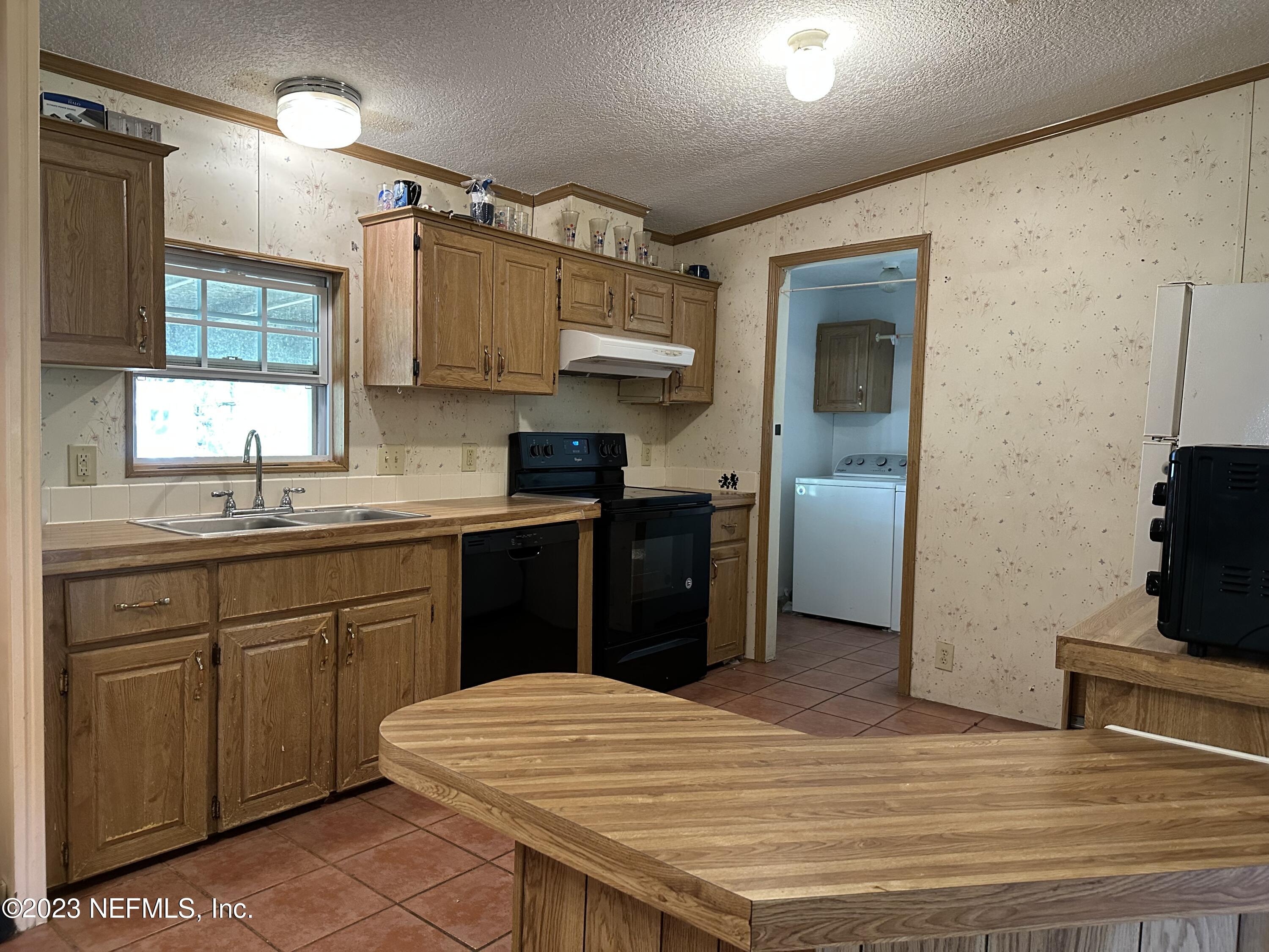 85713 Kirkland Road Yulee, FL 32097 - Photo 13 of 23 Kitchen