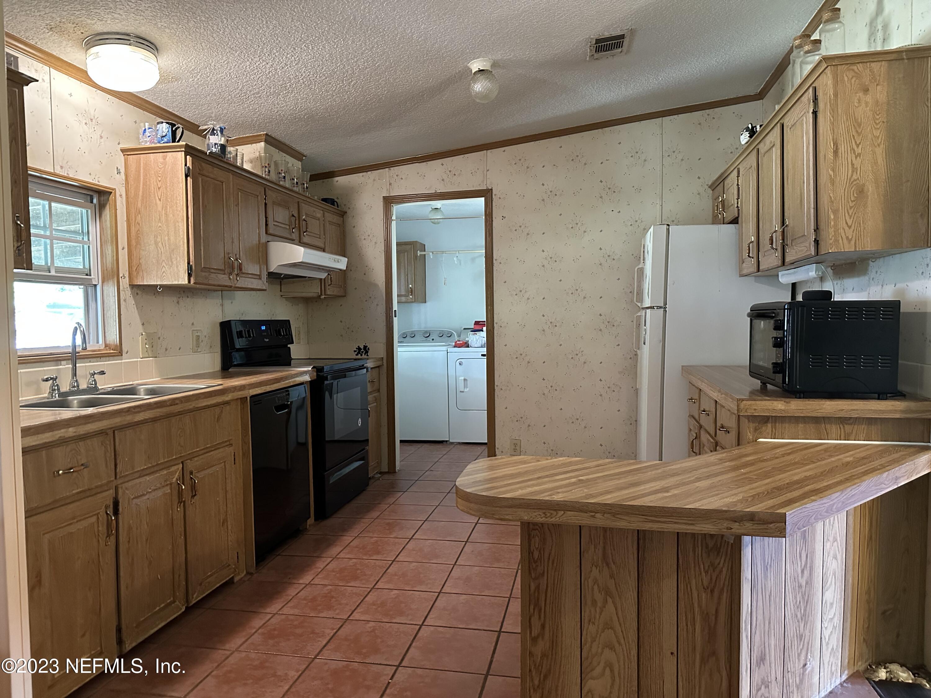 85713 Kirkland Road Yulee, FL 32097 - Photo 14 of 23 Kitchen